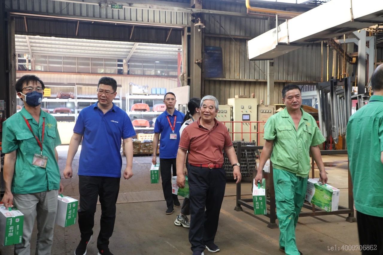 公司領(lǐng)導(dǎo)深入一線慰問員工，傳遞溫暖關(guān)懷