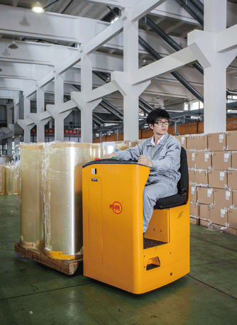 1439026279265936.png 全電動(dòng)搬運(yùn)車(chē)的應(yīng)用(圖1)